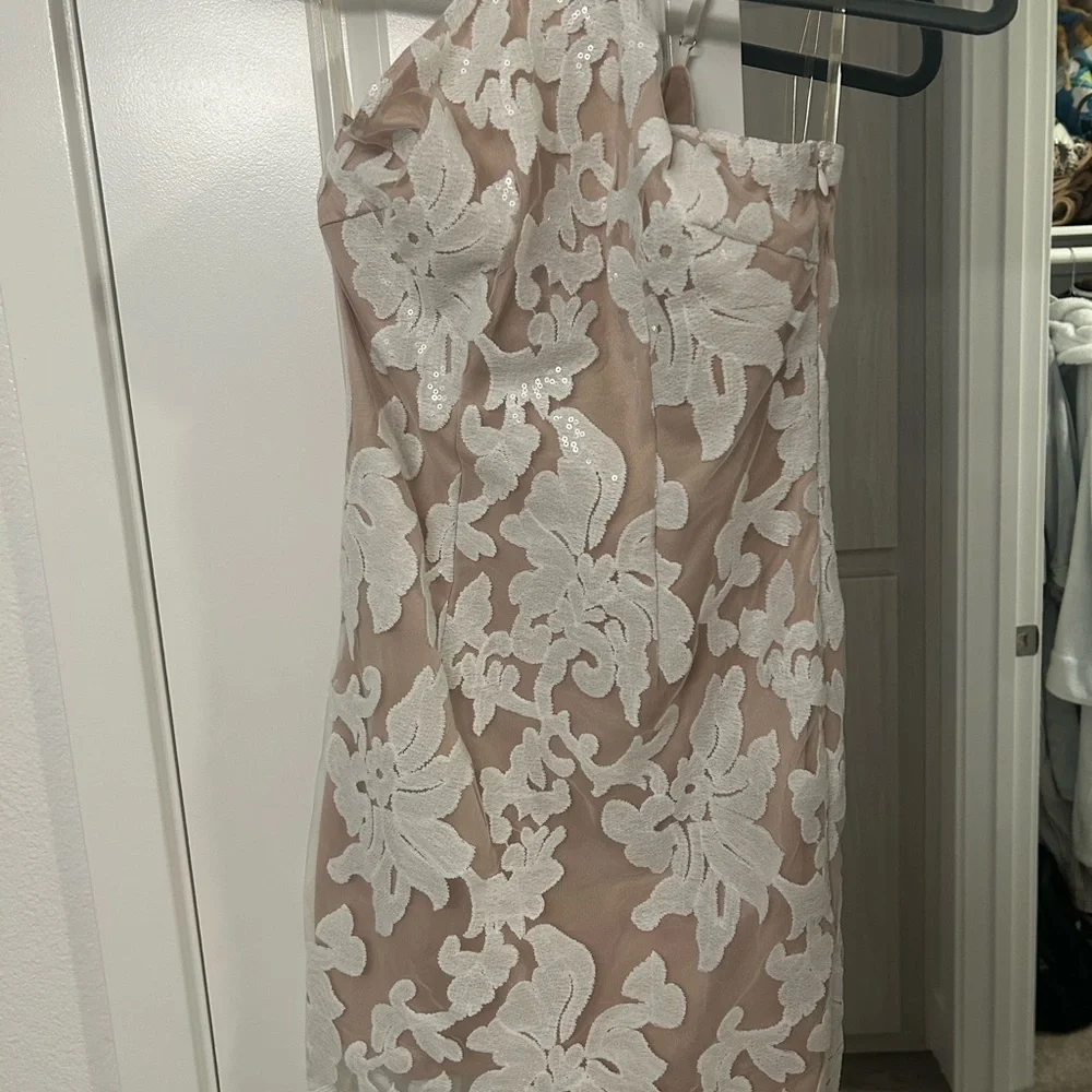L'ATISTE White Lace Overlay Mini Dress with Nude Lining - Picture 2 of 15